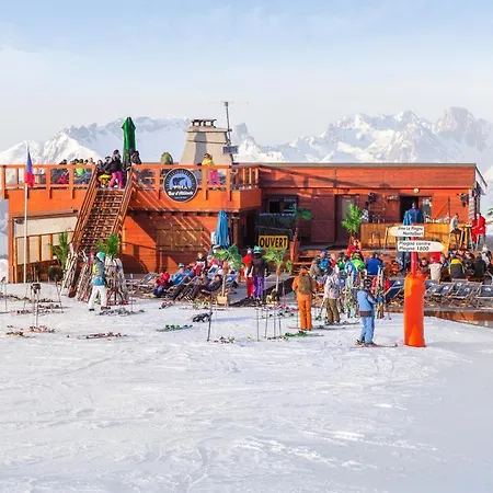 アパートホテル Pierre & Premium Les Hauts Bois ラ・プラーニュ