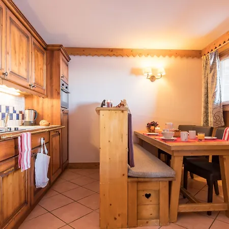 Pierre & Premium Les Hauts Bois מלון דירות