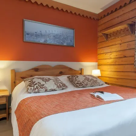 Pierre & Premium Les Hauts Bois アパートホテル 4*