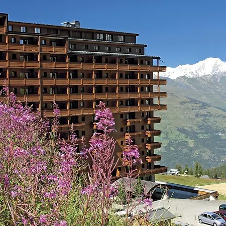 Pierre & Premium Les Hauts Bois アパートホテル 4*